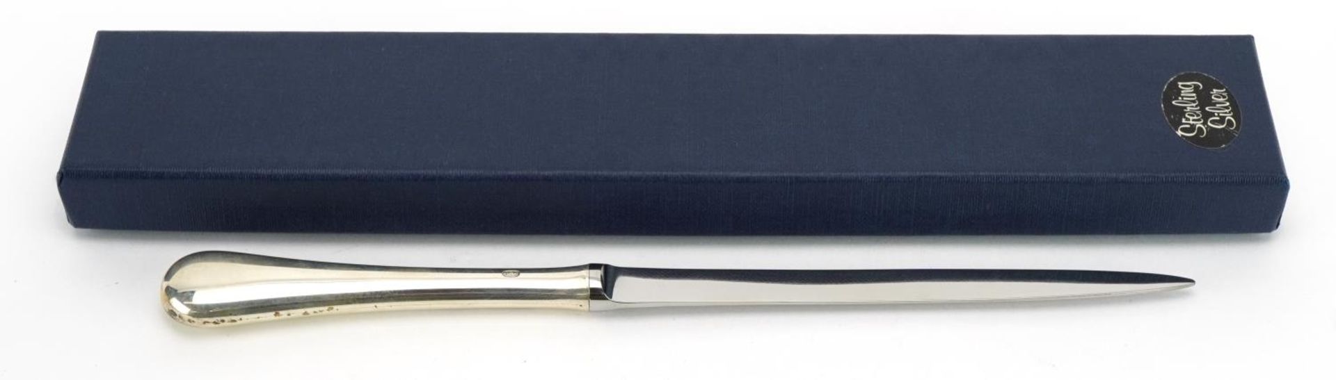 Robert Welch, silver handled letter opener with box, Chester 2000, 22.5cm in length, 50.8g