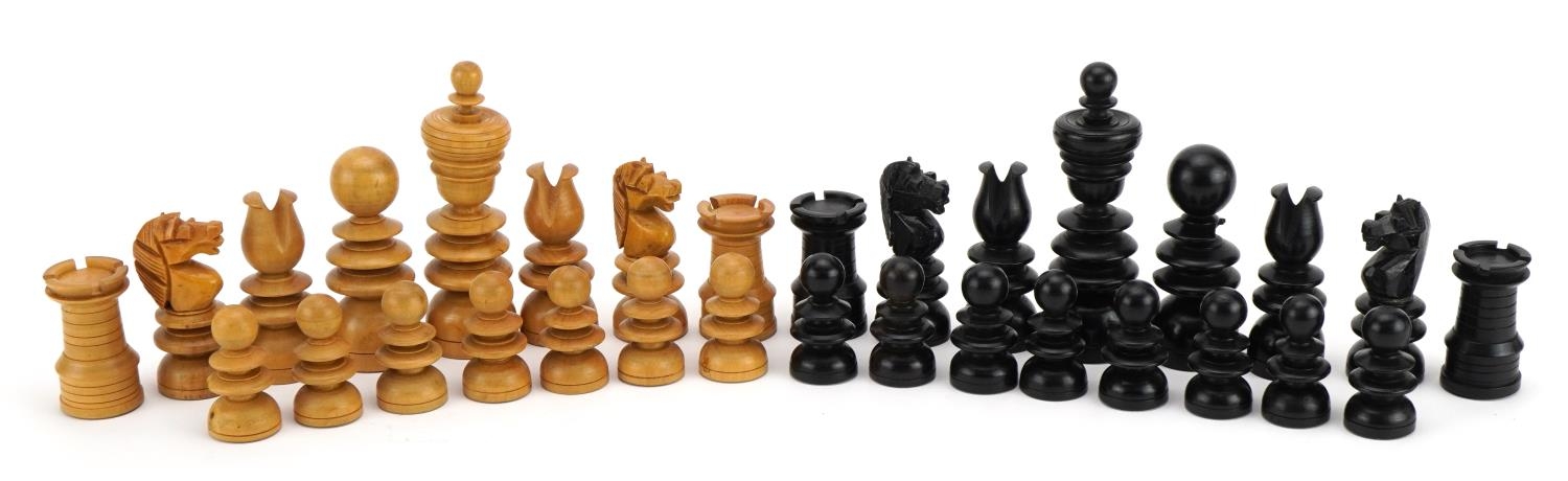 Boxwood and ebony Chessmen pattern chess set, the largest pieces each 9cm high