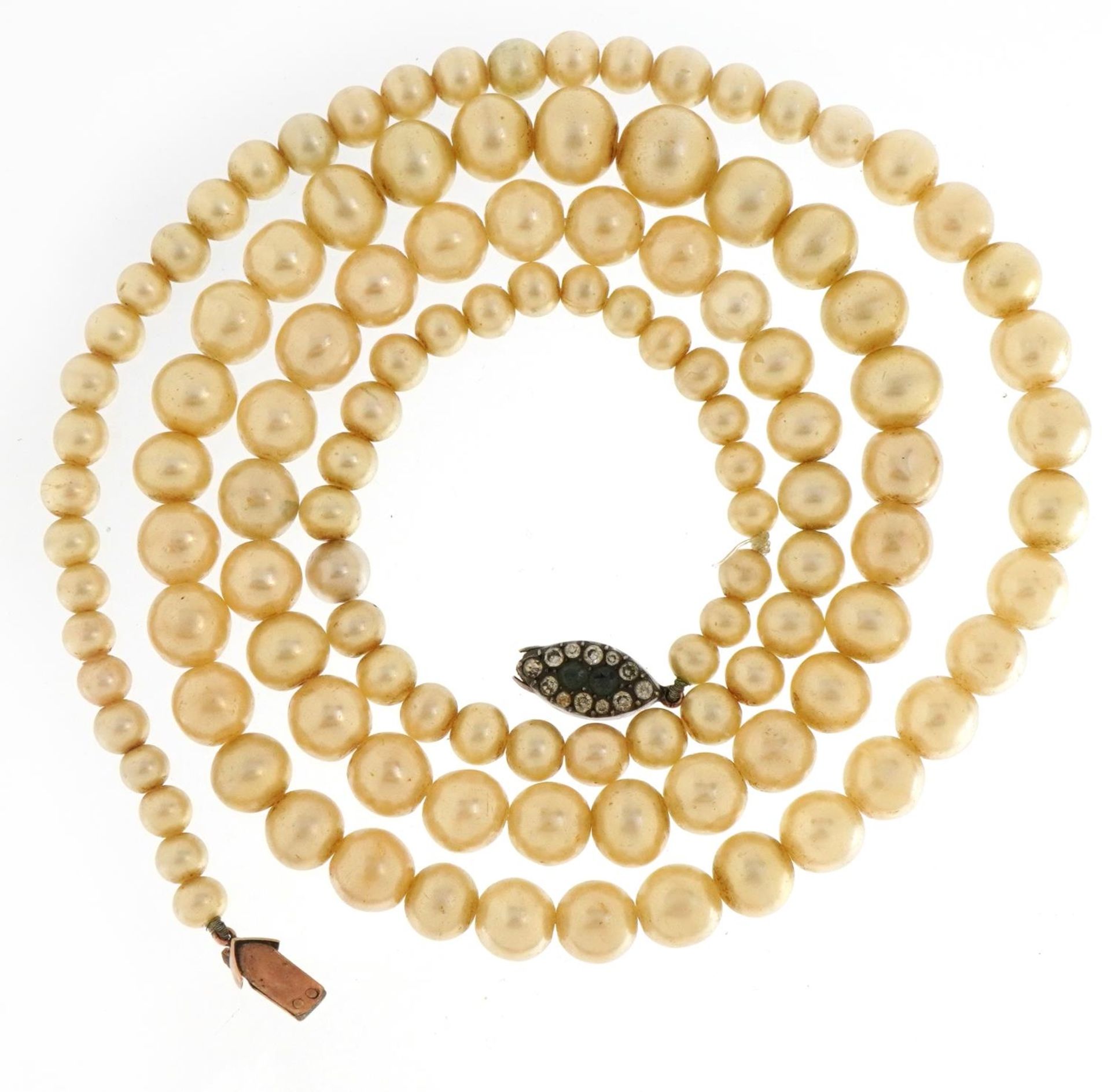Graduated simulated pearl bead necklace with 9ct rose gold paste set clasp, 78cm in length, 60.8g - Image 2 of 4