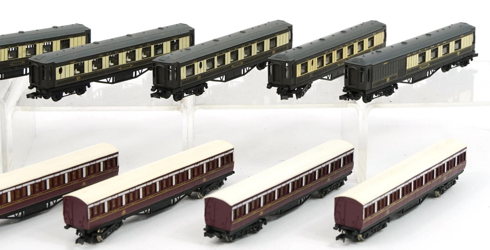 Eleven N gauge model railway carriages housed in two protective cases - Image 3 of 3