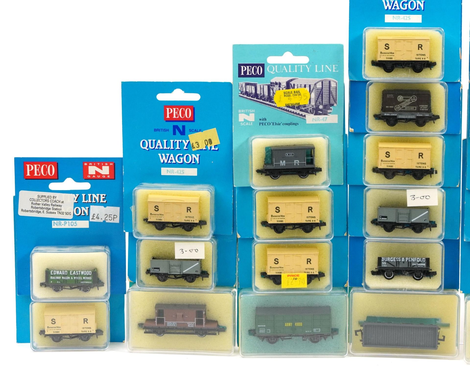 Thirty two Peco N gauge model railway wagons and tankers with cases - Image 2 of 4