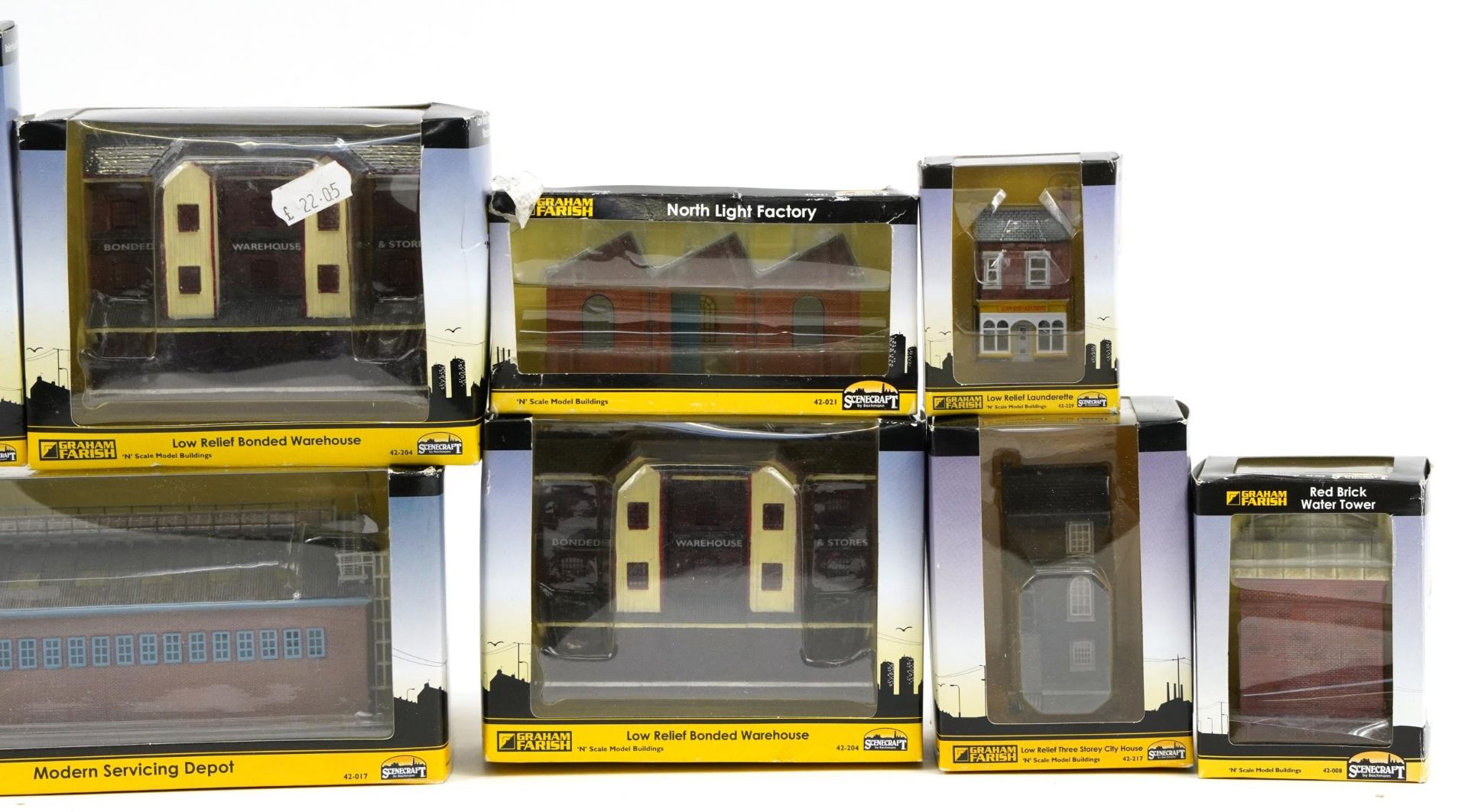 Fourteen Graham Farish N gauge model railway trackside buildings with boxes including Modern - Image 4 of 4