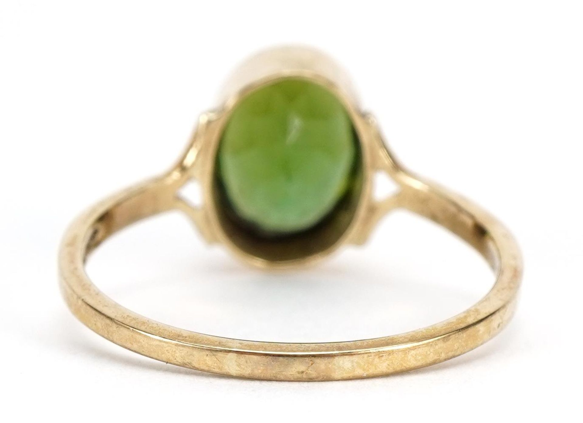 9ct gold green stone solitaire ring with split shoulders, probably olivine or tourmaline, size N, - Image 2 of 3