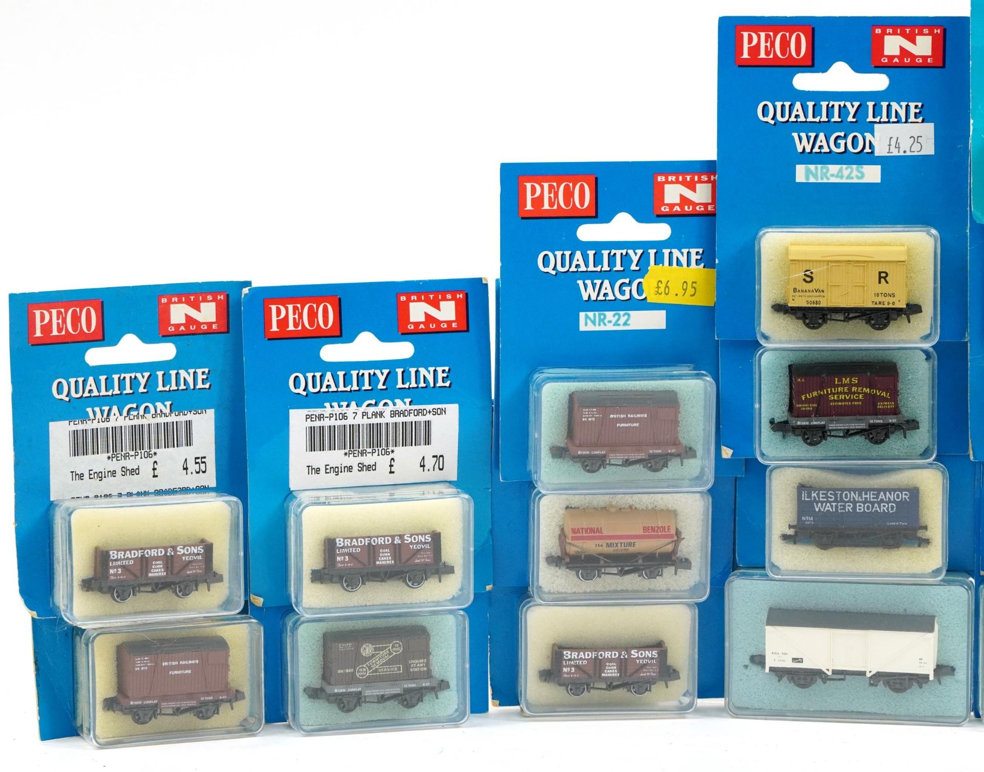 Twenty seven Peco N gauge model railway wagons with cases - Image 2 of 4