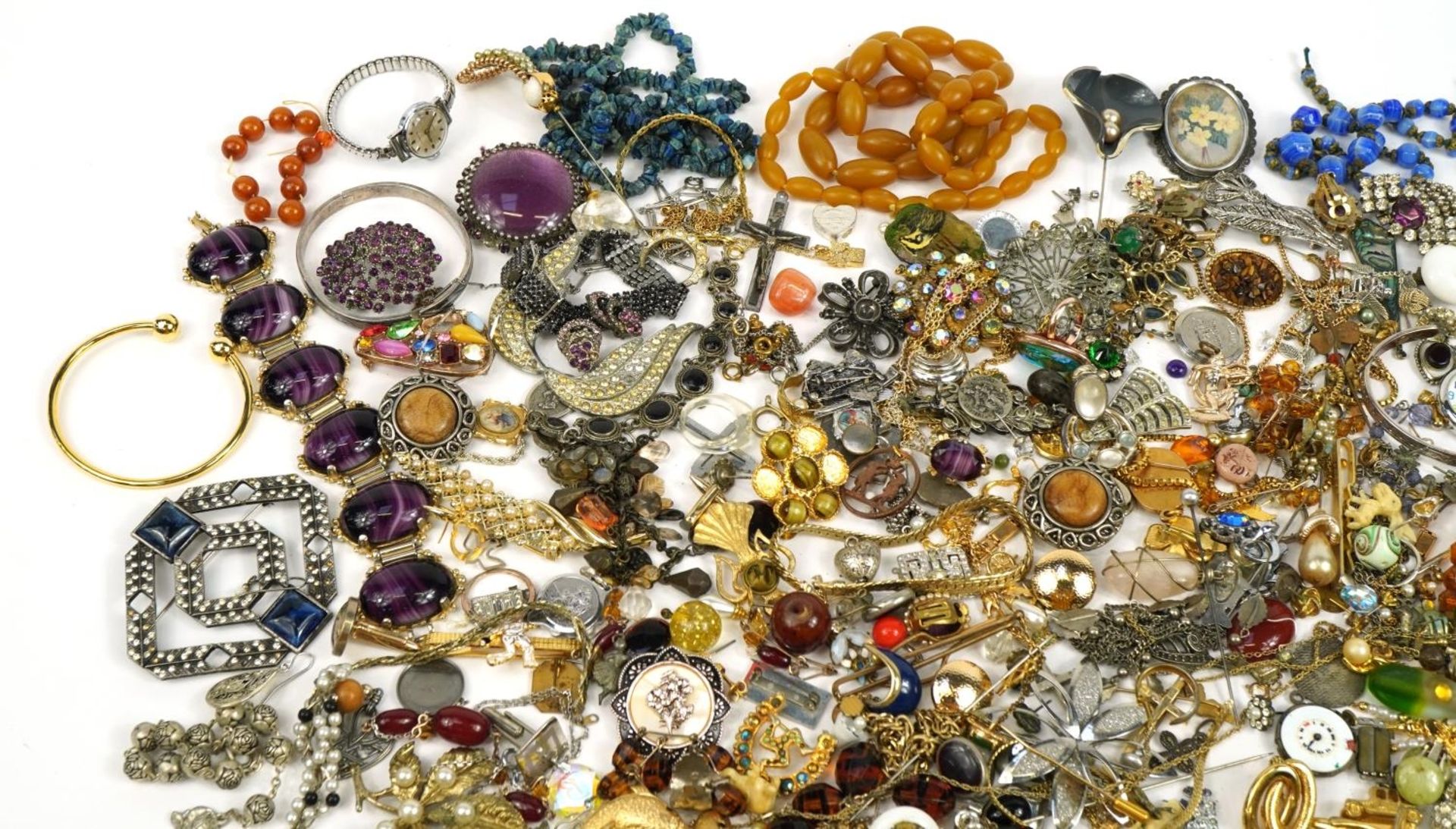 Vintage and later costume jewellery and wristwatches including brooches, necklaces, rings and - Image 2 of 5