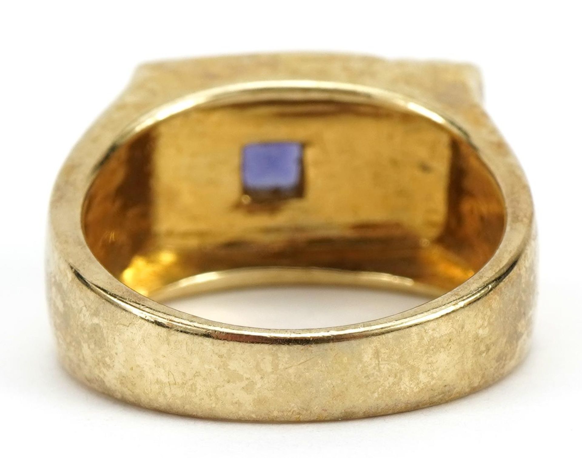 Modernist 9ct gold tanzanite ring, size T, 11.5g - Image 2 of 4