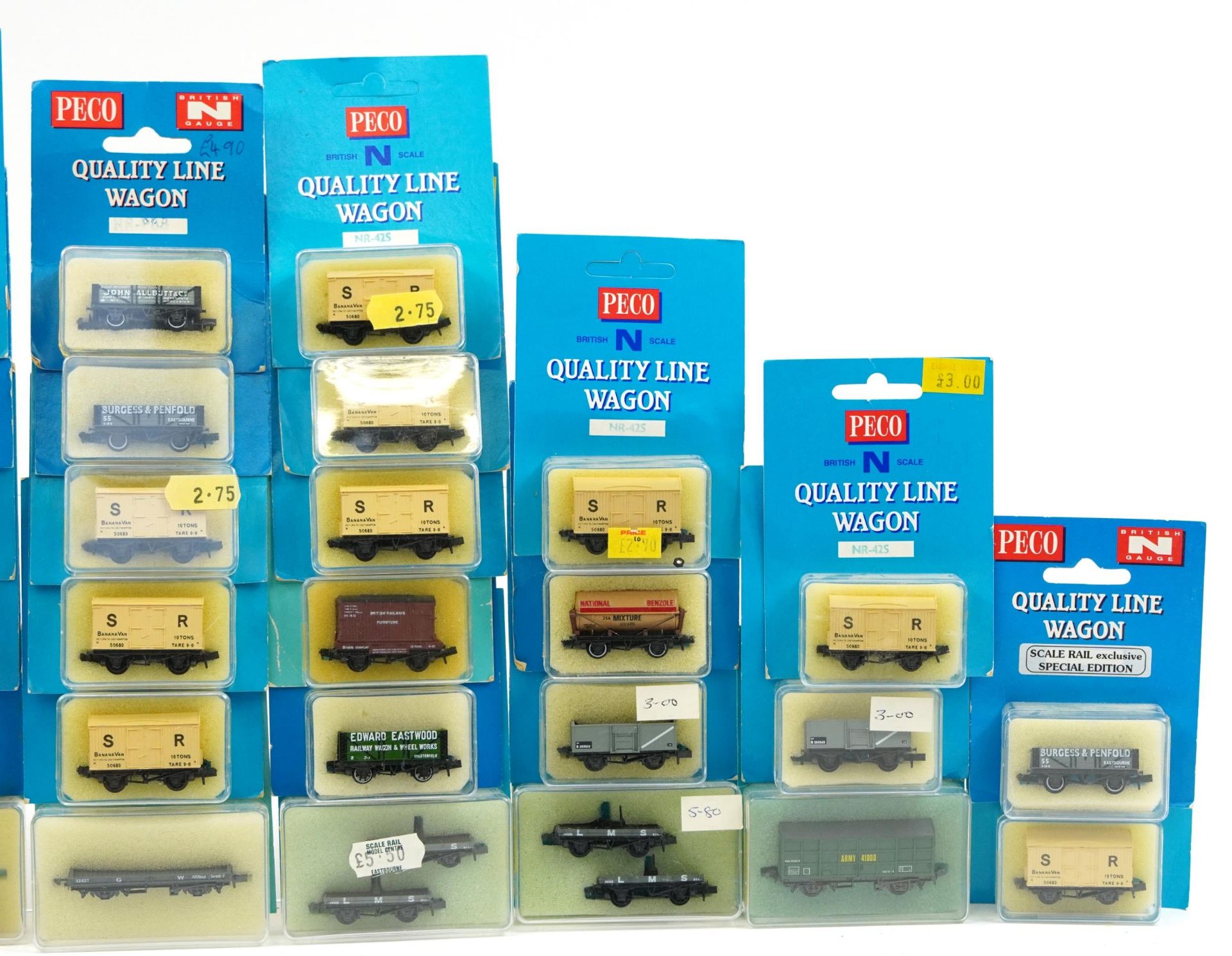 Thirty two Peco N gauge model railway wagons and tankers with cases - Image 4 of 4