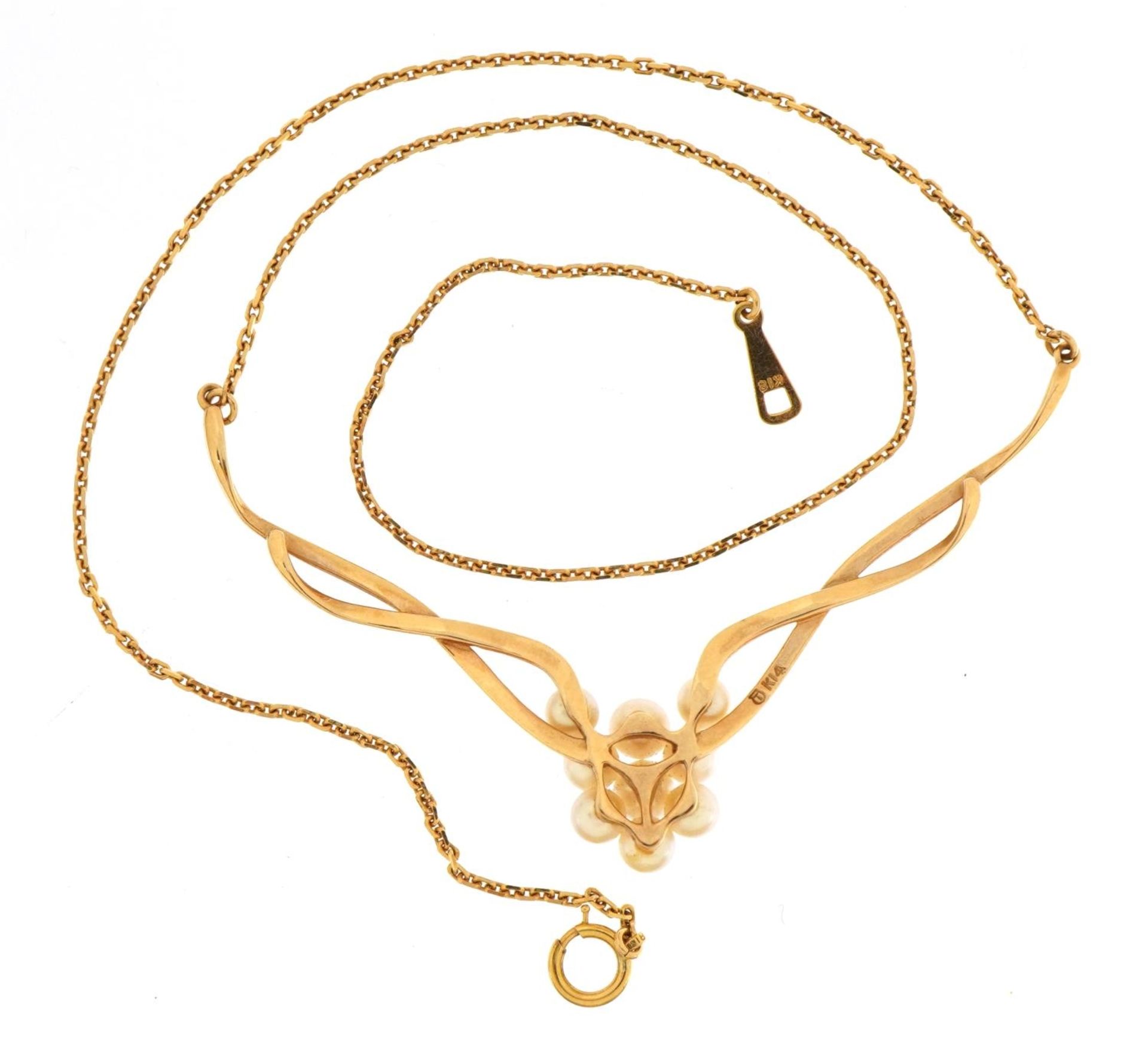 Mikimoto style 14k gold crossover pearl cluster pendant on an 18k gold necklace, overall 38.5cm in - Image 3 of 4