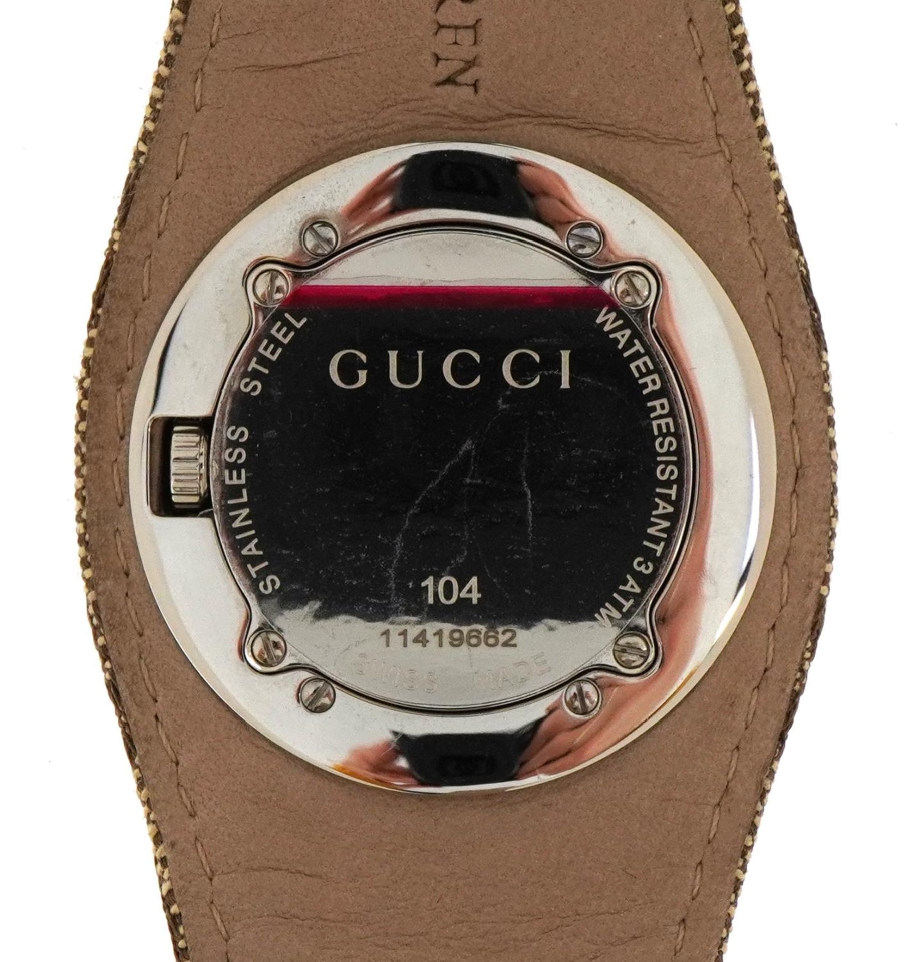 Gucci, ladies Gucci Bandeau wristwatch numbered 104 with Gucci box, overall 38mm wide - Image 3 of 6