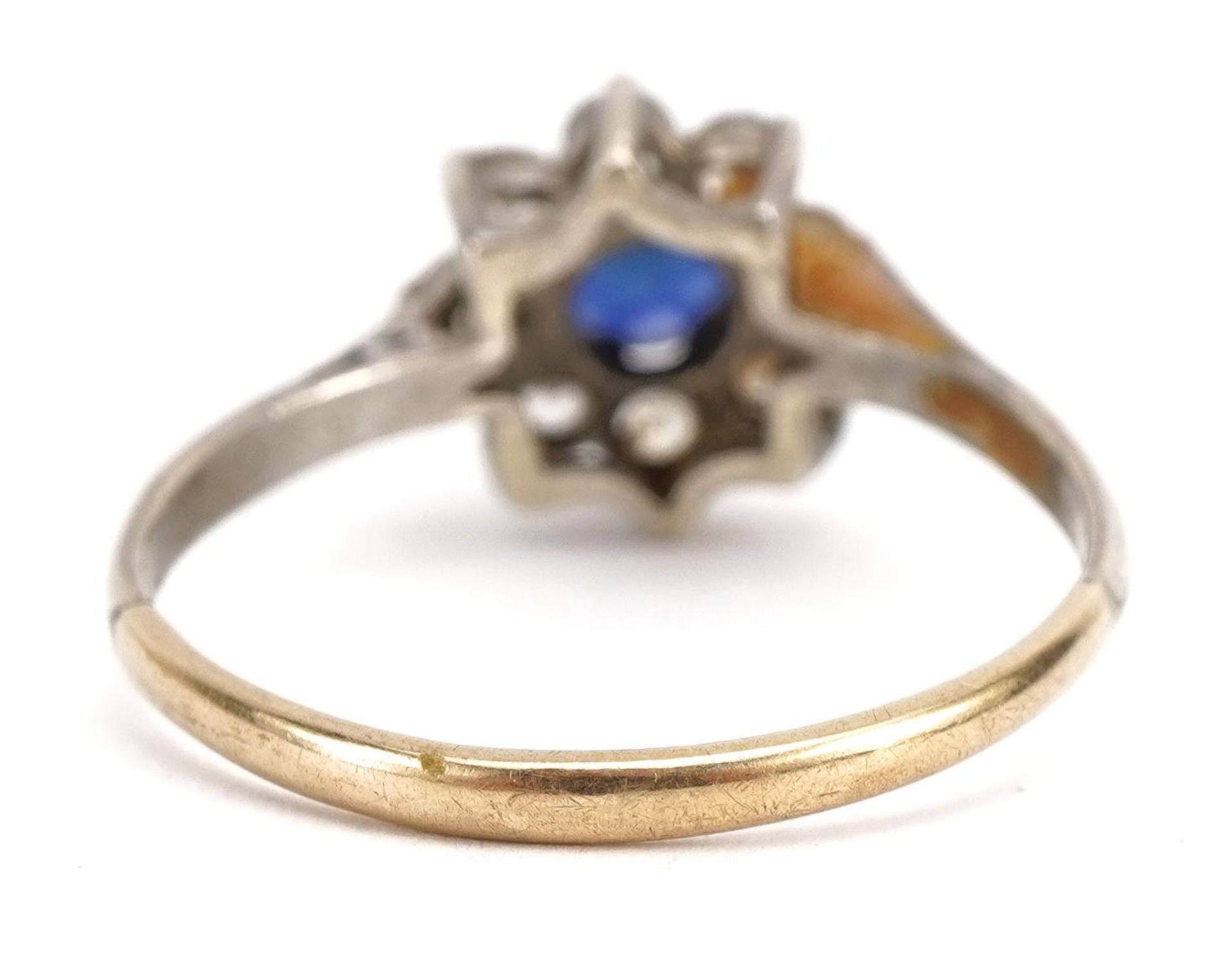9ct gold and silver sapphire and clear stone flower head ring, size R, 2.0g - Image 2 of 3