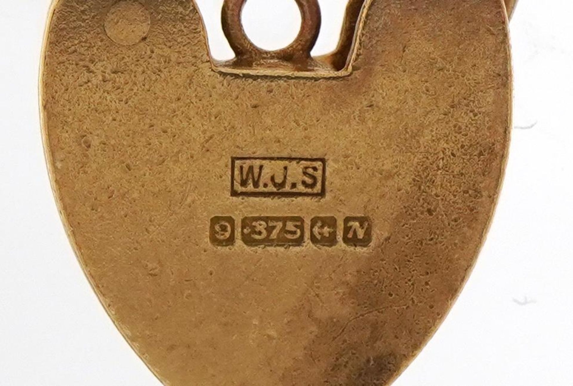 9ct gold love heart padlock with engraved decoration, 2.1cm high, 2.4g - Bild 3 aus 3