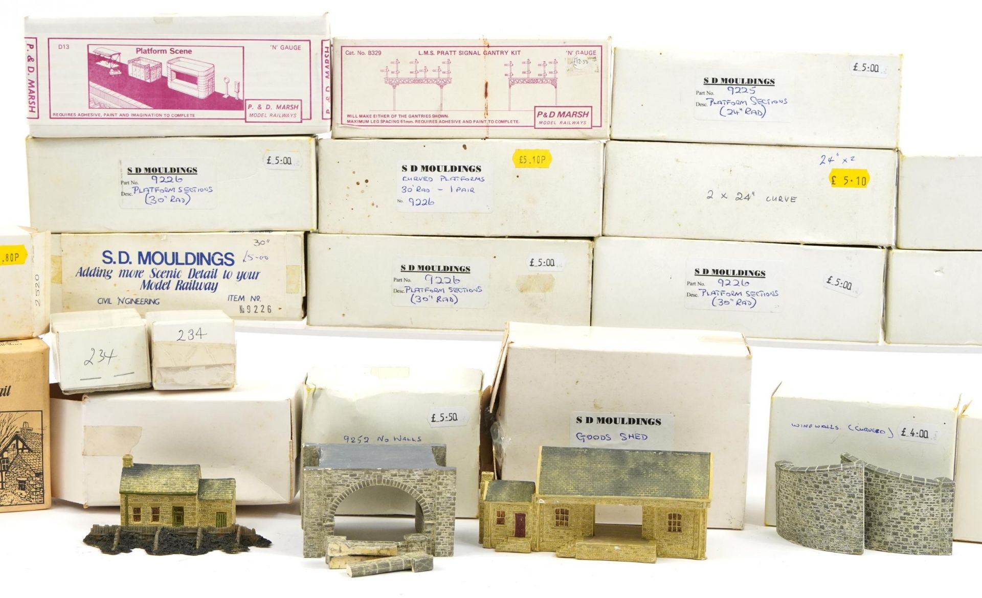 Collection of SD Mouldings N gauge model railway accessories with boxes including goods shed, - Image 3 of 4