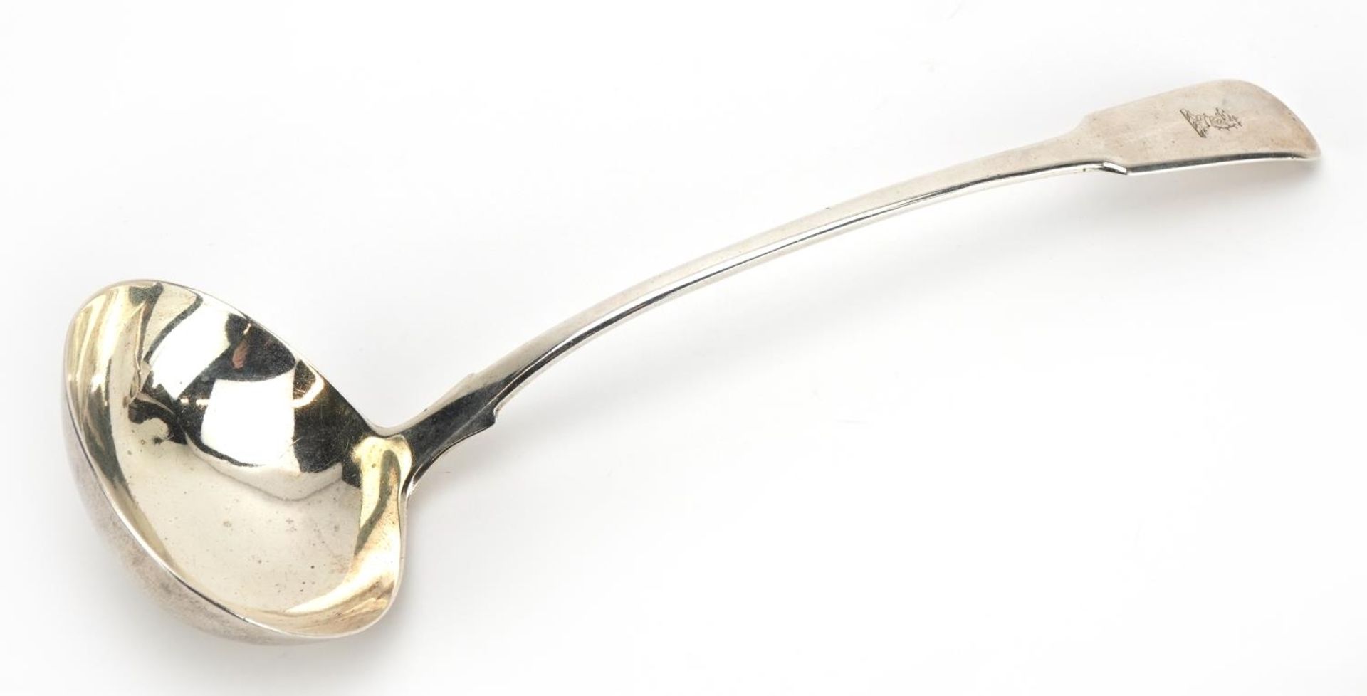 George III silver ladle with engraved heraldic crest, London 1813, 31cm in length, 183.6g