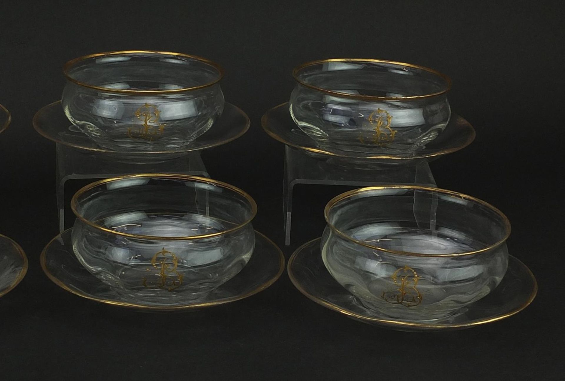 Set of six Venetian glass bowls on stands with gilt monograms and borders, each 11.5cm in diameter - Image 3 of 3