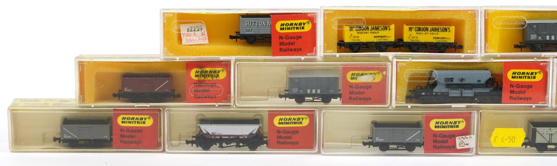 Fifteen Hornby Minitrix N gauge model railway wagons with cases - Bild 2 aus 5