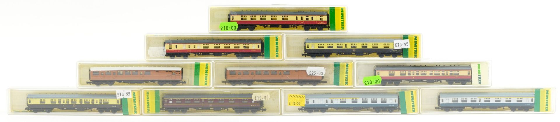 Ten Minitrix N gauge model railway carriages with cases, numbers 13003, 13004, 13005, 13006,