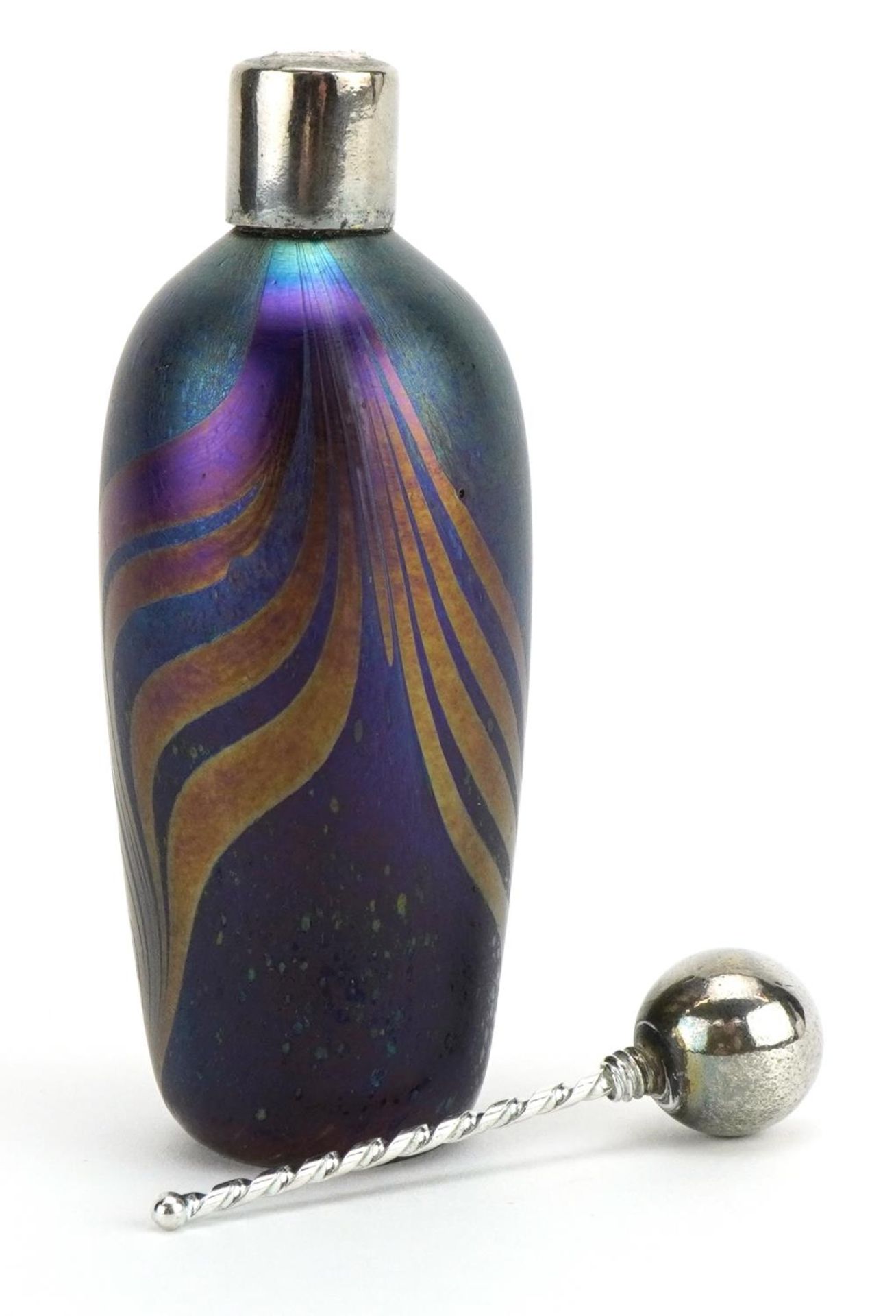 John Ditchfield, Glasform iridescent art glass scent bottle with combed decoration and white metal - Bild 3 aus 5