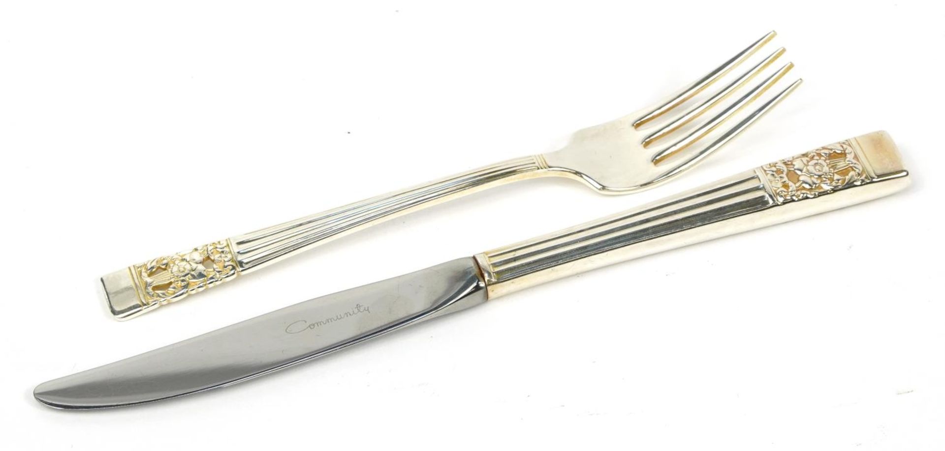 Oneida twelve place canteen of community silver plated cutlery housed in a mahogany canteen, the - Image 4 of 7