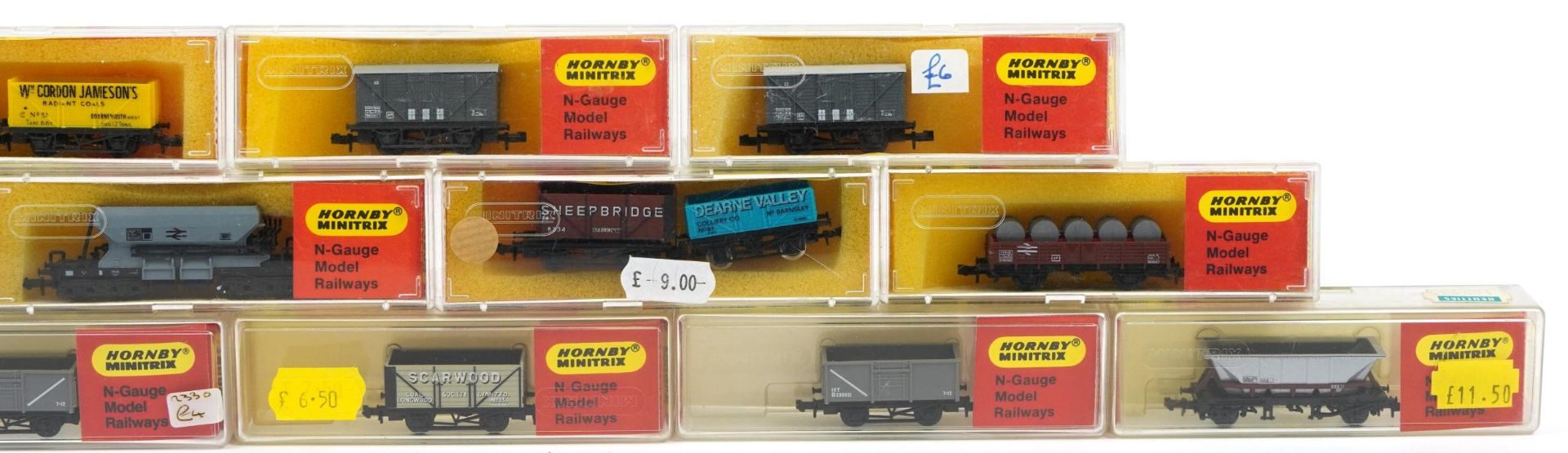 Fifteen Hornby Minitrix N gauge model railway wagons with cases - Bild 4 aus 5