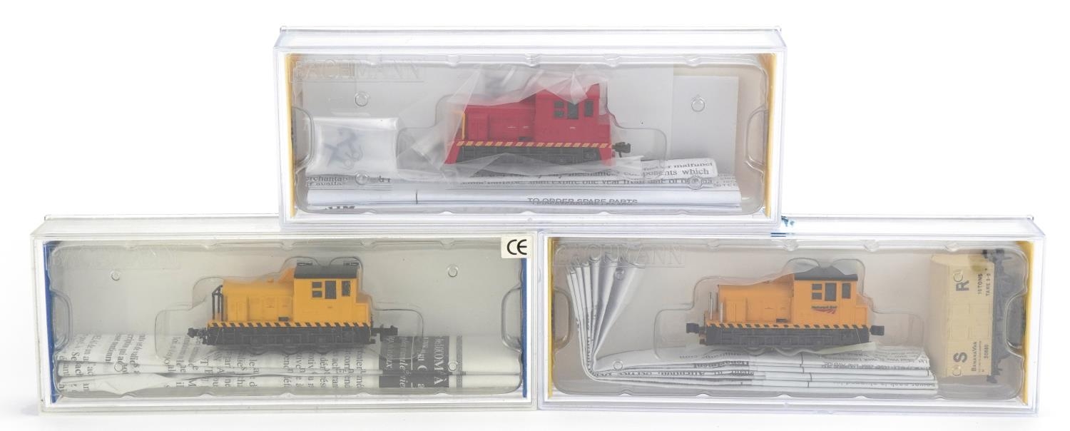 Three Bachmann N gauge model railway diesel locomotives with cases, numbers 60089, 60089 and 60090