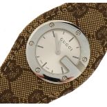 Gucci, ladies Gucci Bandeau wristwatch numbered 104 with Gucci box, overall 38mm wide