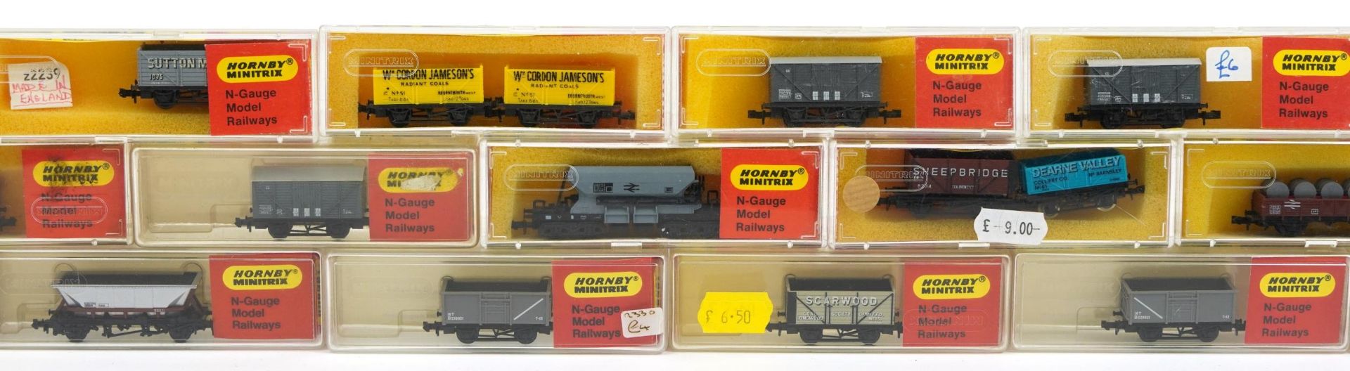 Fifteen Hornby Minitrix N gauge model railway wagons with cases - Bild 3 aus 5