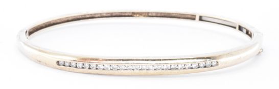 9CT GOLD & DIAMOND BRACELET