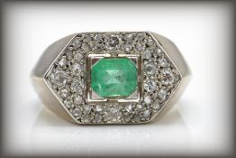 RETRO EMERALD AND DIAMOND PAVE SET RING