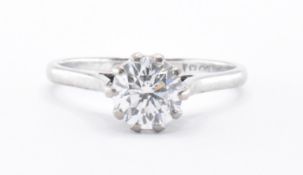 18CT WHITE GOLD & DIAMOND SOLITAIRE RING