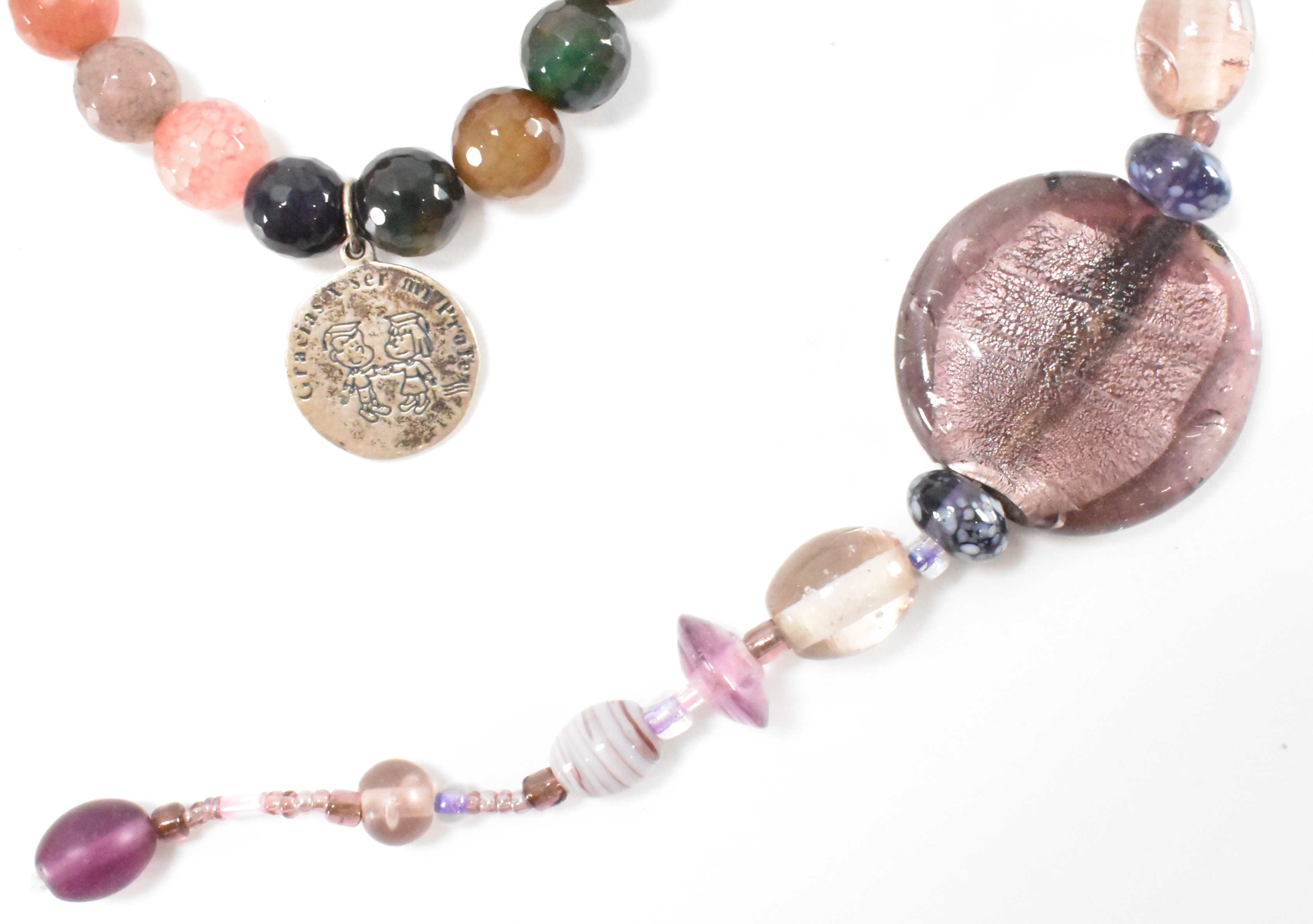GROUP OF VINTAGE GLASS BEAD NECKLACES - Image 9 of 9