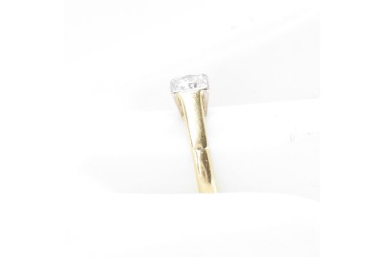 HALLMARKED 18CT GOLD & DIAMOND SOLITAIRE RING - Image 5 of 6