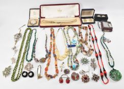 COLLECTION OF VINTAGE COSTUME JEWELLERY