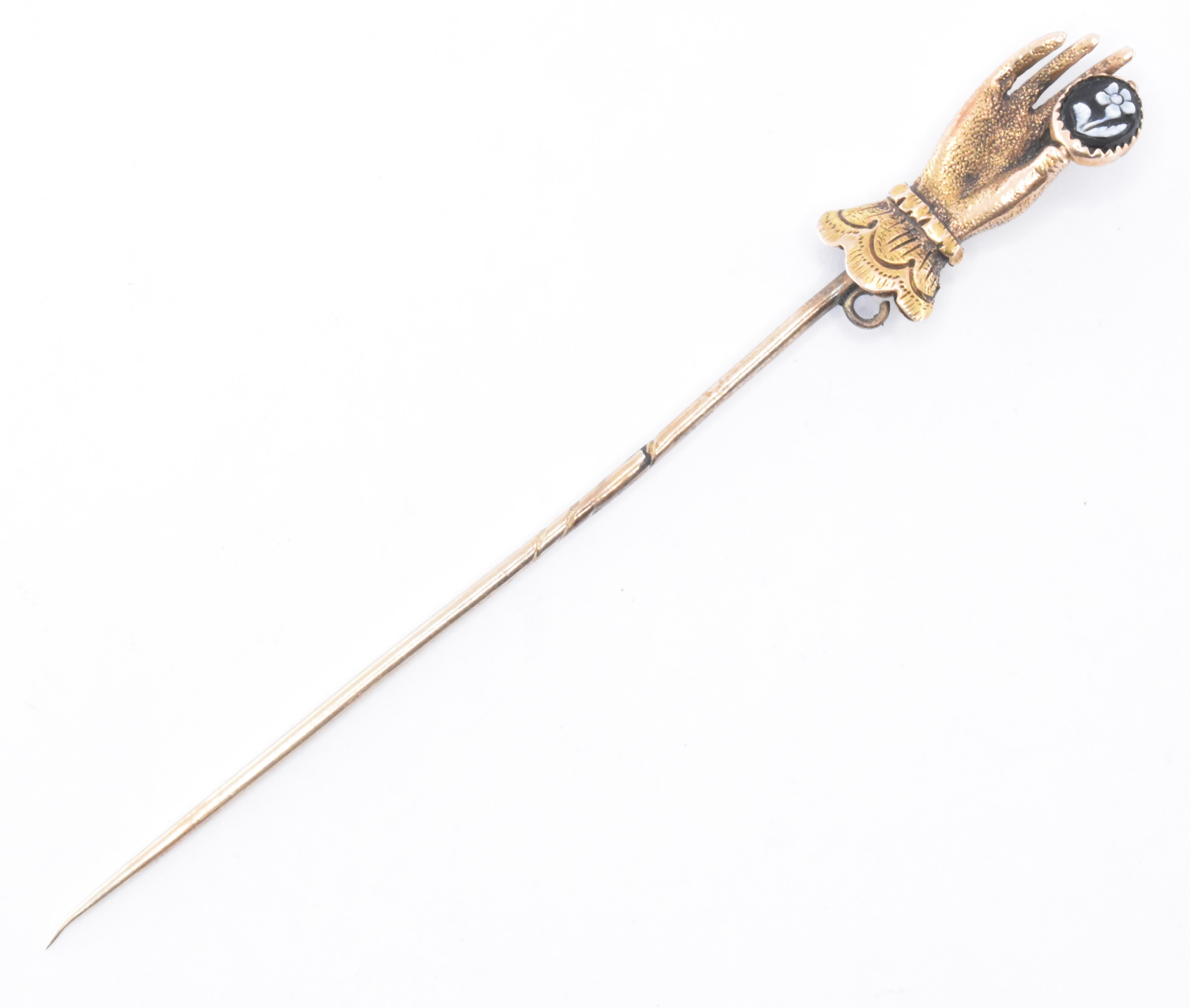 GEORGE III GOLD HAND & CAMEO STICK PIN - Image 2 of 3