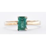 HALLMARKED 9CT GOLD & EMERALD RING