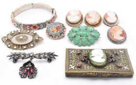 ASSORTMENT OF VINTAGE CONTINENTAL JEWELLERY