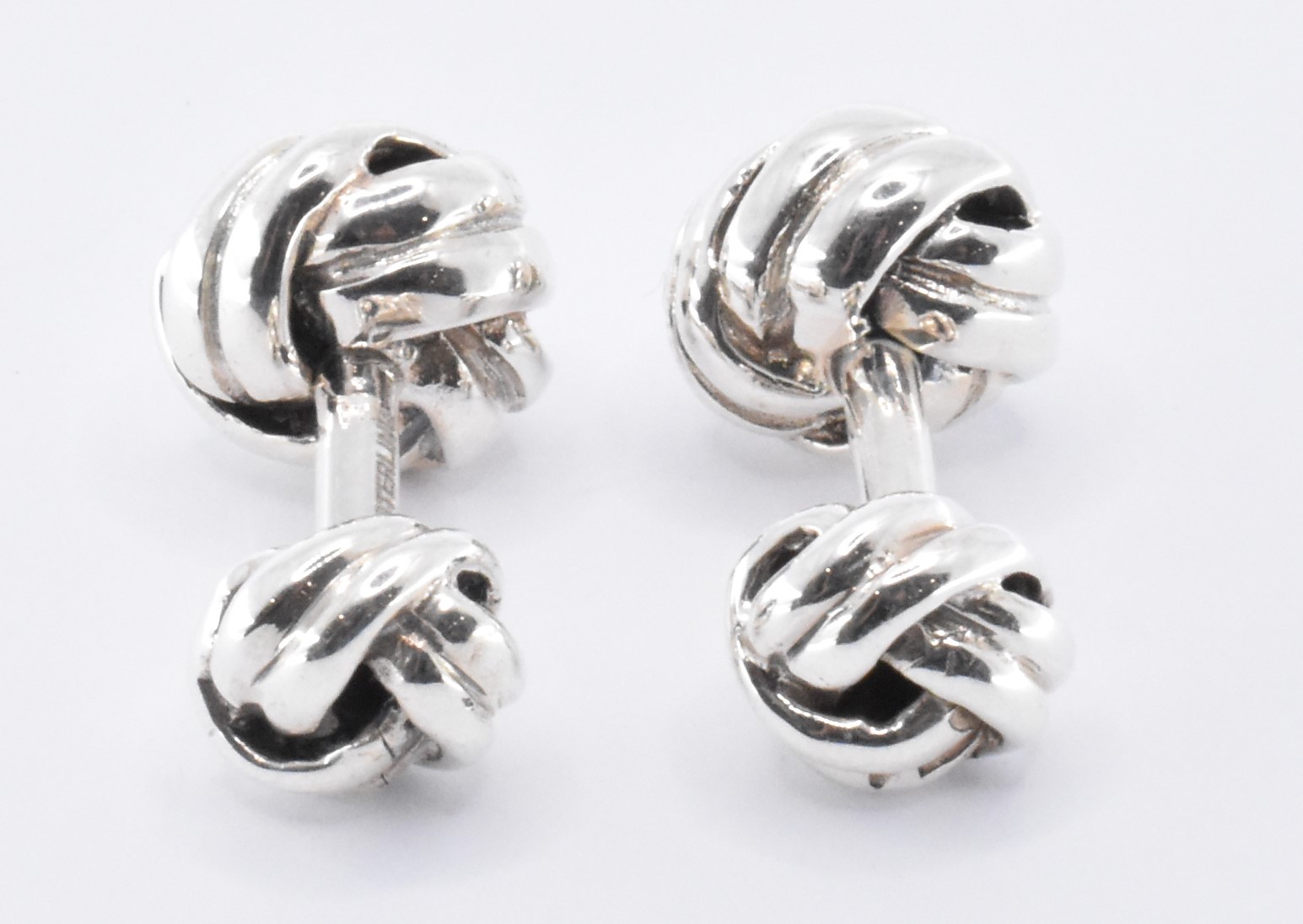 PAIR OF SILVER KNOT CUFFLINKS - Image 3 of 4