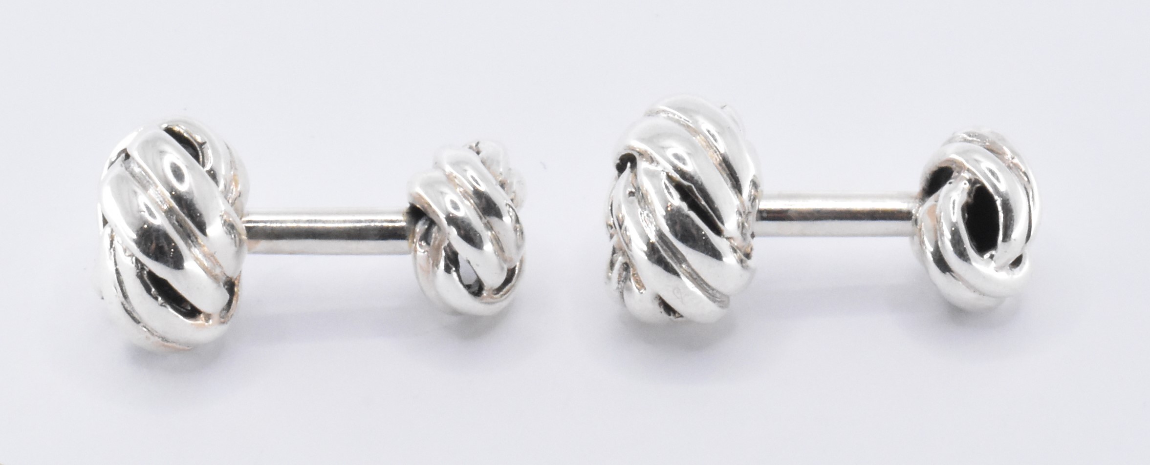 PAIR OF SILVER KNOT CUFFLINKS - Image 2 of 4