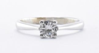 9CT WHITE GOLD & DIAMOND SOLITAIRE RING