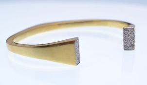 18ct GOLD & DIAMOND TORQUE SLAVE BANGLE