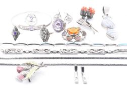 ASSORTMENT OF VINTAGE SILVER JEWELLERY INCLUDING SCOTTISH ITEMS