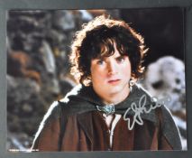 THE LORD OF THE RINGS - ELIJAH WOOD - SIGNED 8X10" PHOTO