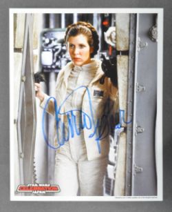 STAR WARS - CARRIE FISHER (1956-2016) - OFFICIAL PIX SIGNED 8X10" PHOTO