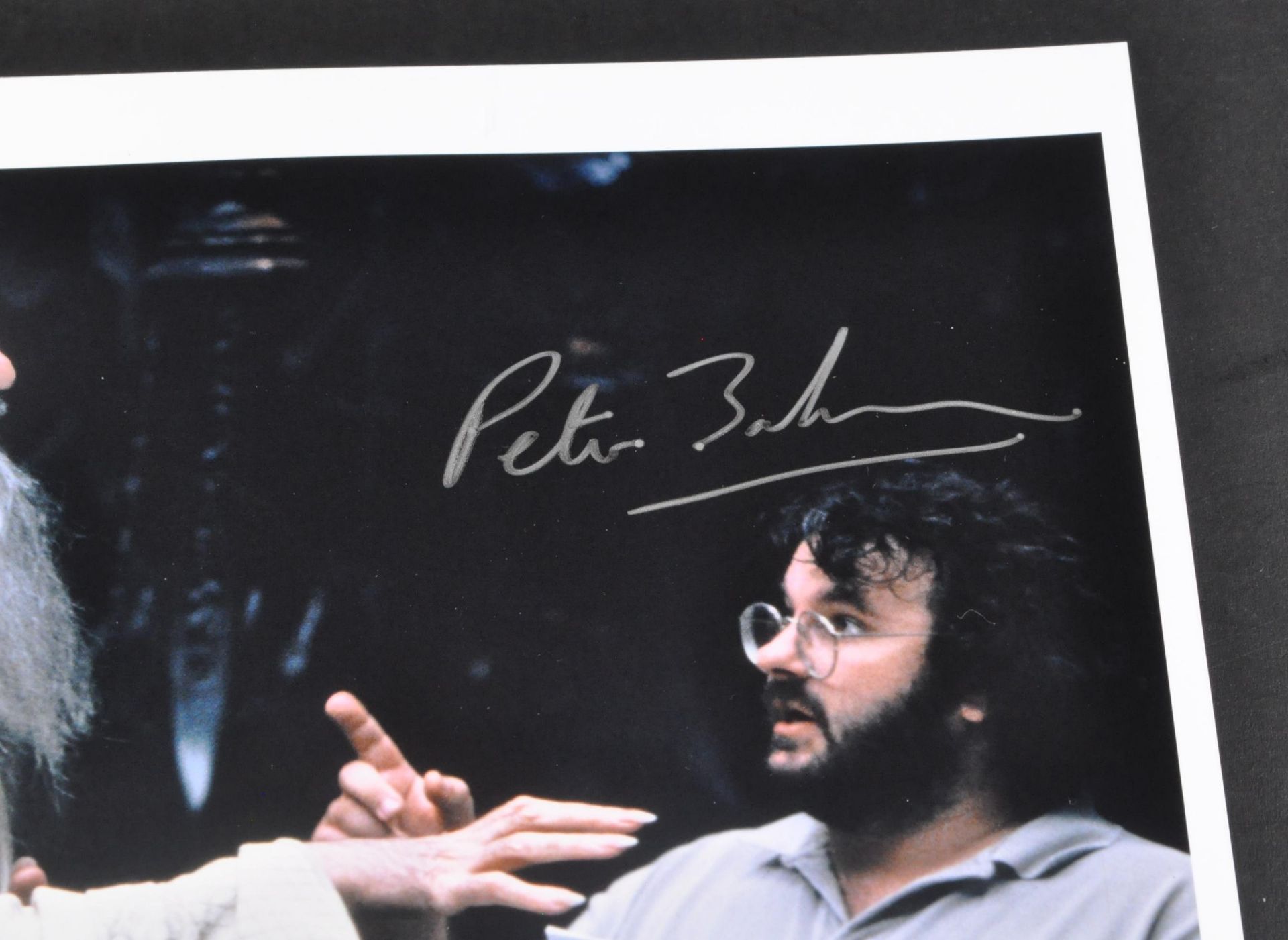 THE LORD OF THE RINGS - PETER JACKSON (DIRECTOR) - SIGNED PHOTO & LETTER - Image 2 of 2