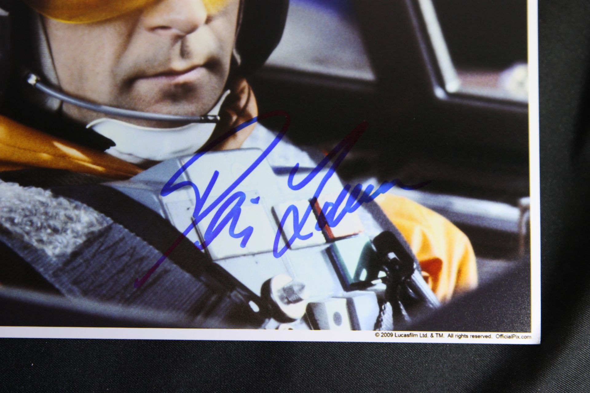 STAR WARS - DENIS LAWSON (WEDGE ANTILLES) - OFFICIAL PIX SIGNED 8X10" - Bild 2 aus 2