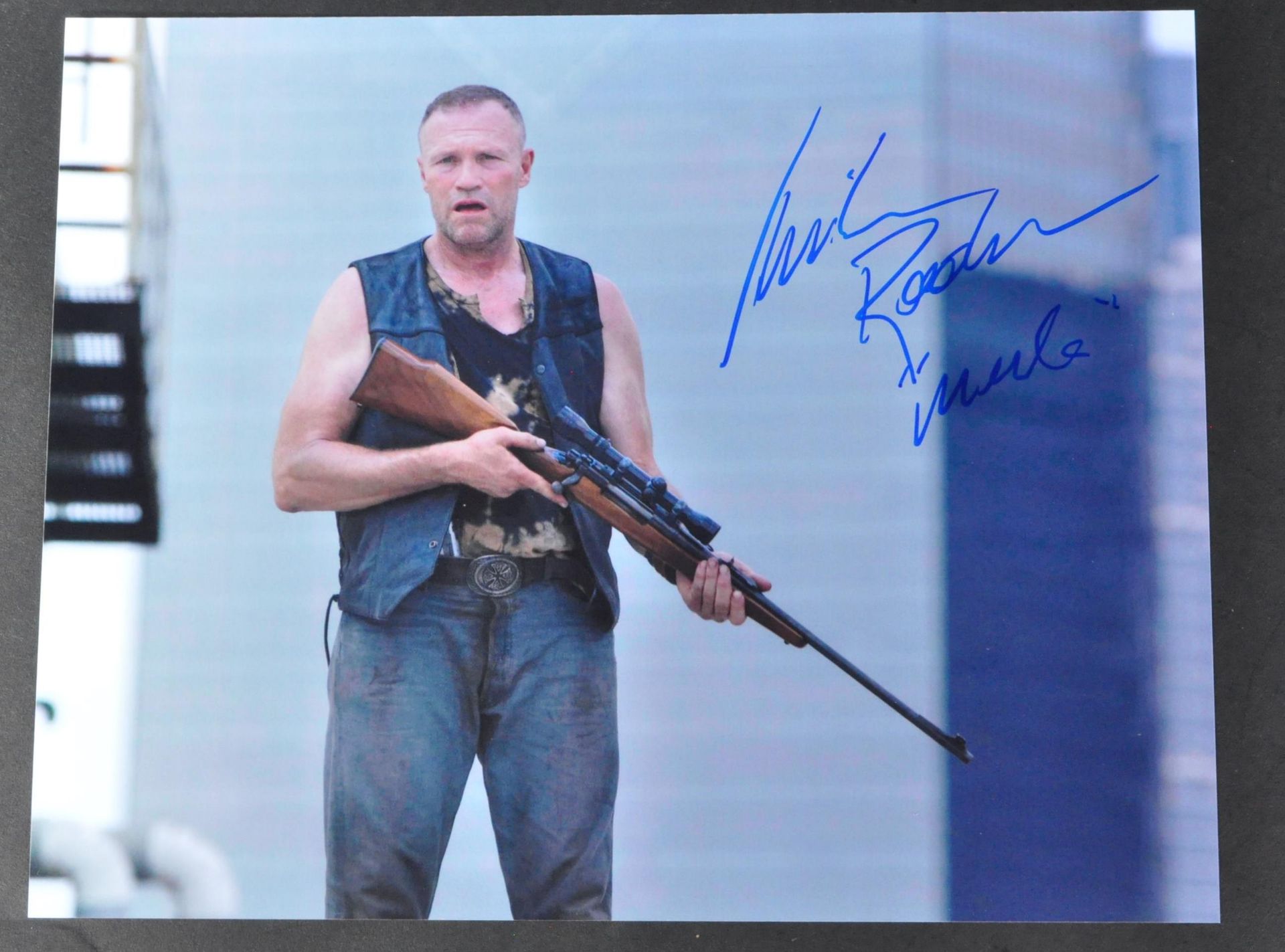 THE WALKING DEAD - MICHAEL ROOKER - SIGNED 8X10" PHOTOGRAPH