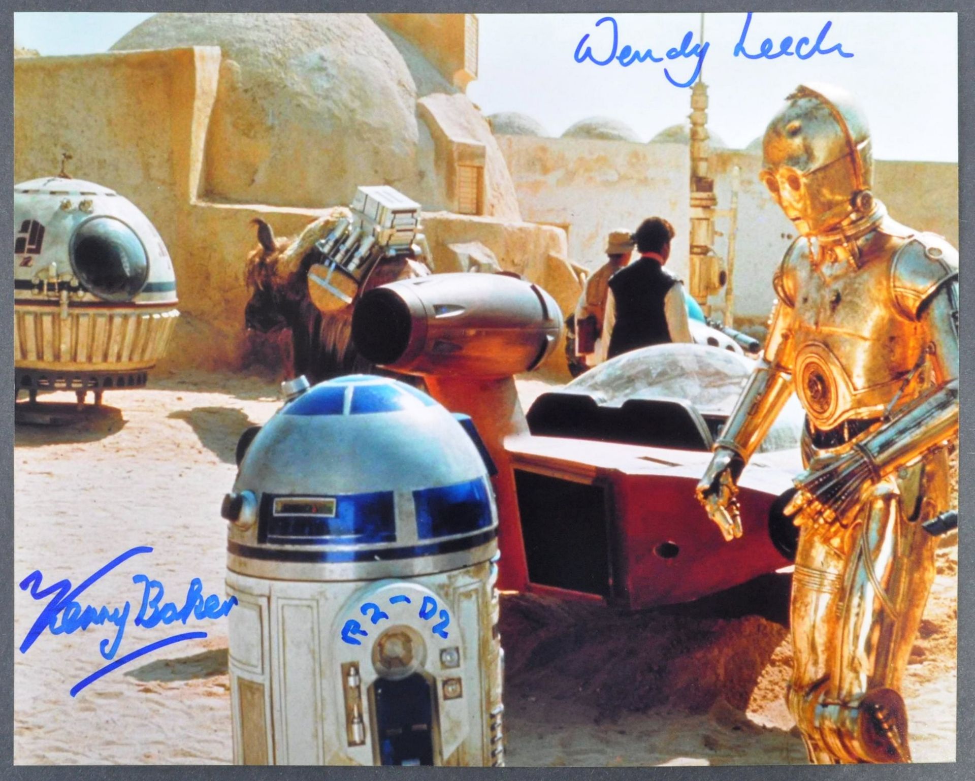 STAR WARS - KENNY BAKER & WENDY LEECH SIGNED 8X10" PHOTO