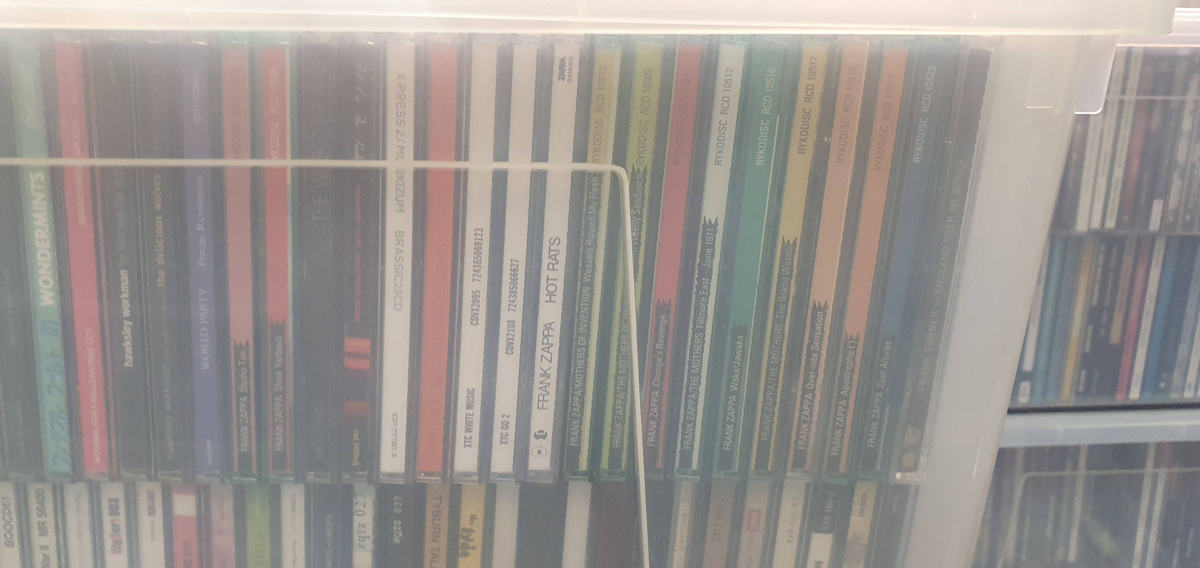 LARGE COLLECTION OF APPROXIMATELY 200 MUSIC CD'S - Image 7 of 9