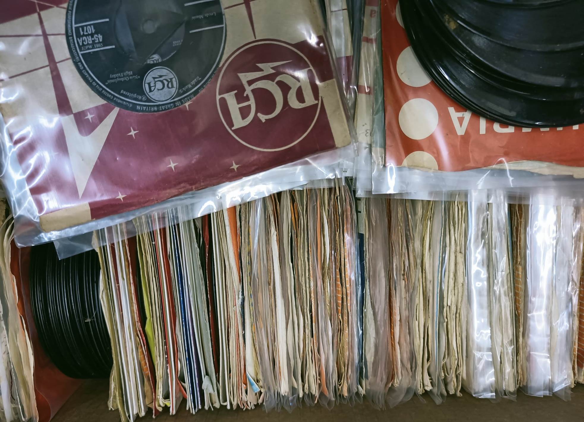 LARGE PRIVATE COLLECTION OF 45'S / SINGLES RECORDS 300+ - Image 3 of 3