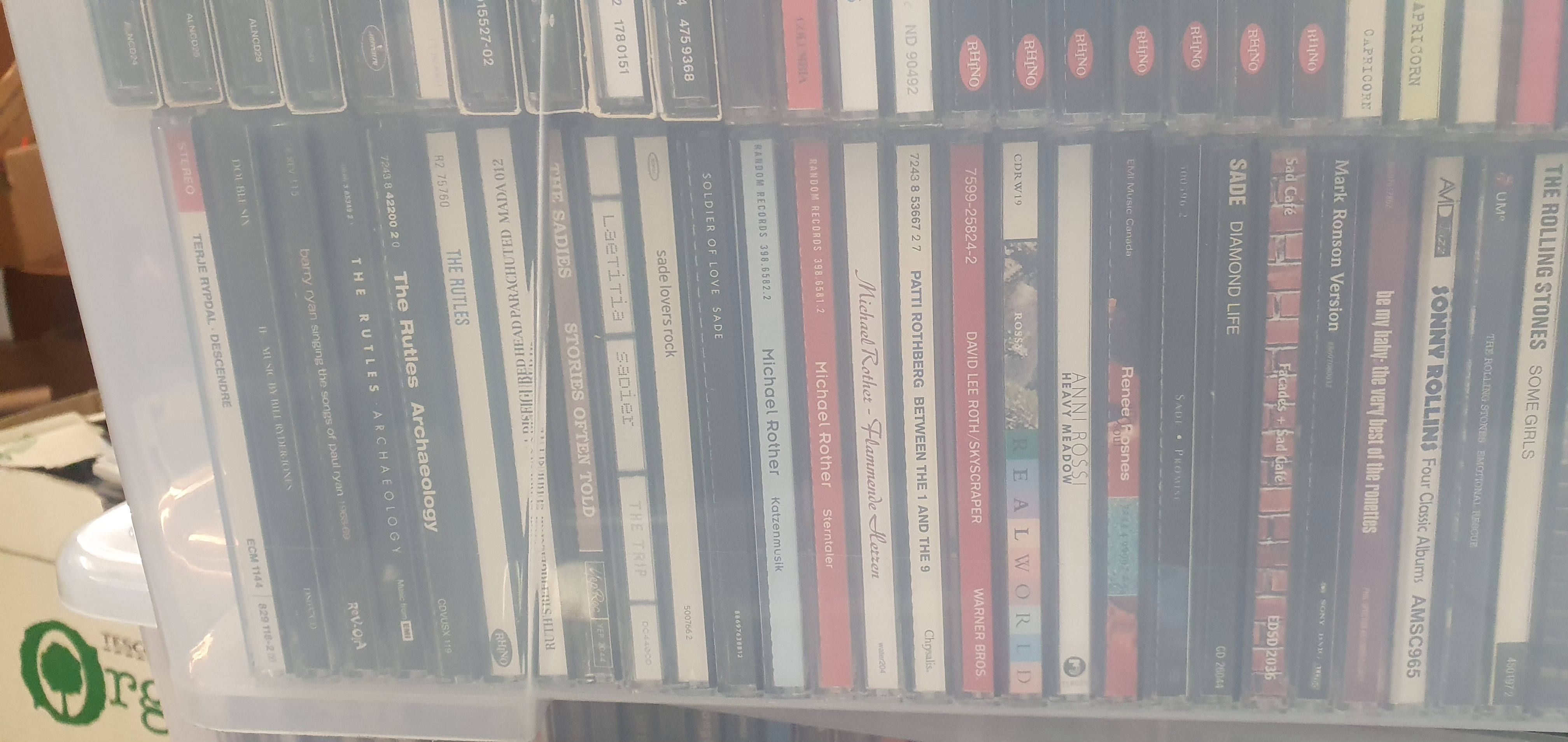 LARGE COLLECTION OF APPROXIMATELY 200 MUSIC CD'S - Image 9 of 9