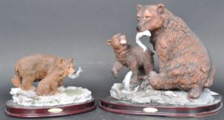 CONTEMPORARY JULIANA COLLECTION RESIN STATUE OF BEAR